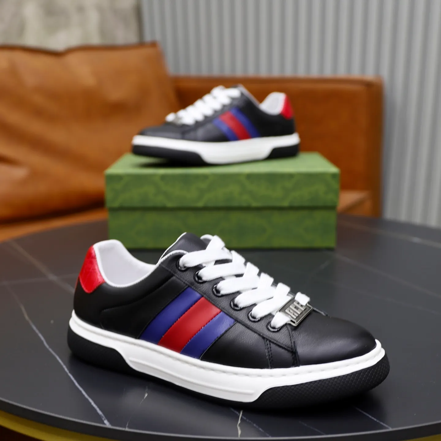 Ex-factory price: 500💰🙅‍♂️🙅‍♂️🙅‍♂️ Brand: Gucci GuCCI Standard code: 38-44 (45 customized) Grade: Same as the official website Material: Original leather splicing Comfortable and breathable pigskin lining Lightweight and wear-resistant sports outsole Style category: Men's fashionable casual shoes Running sneakers Distinguished luxury brand elements Top luxury Color: actual picture color
